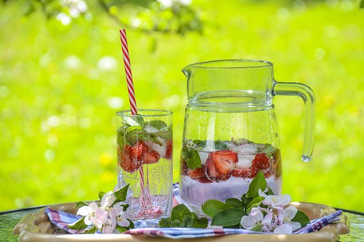 strawberry-drink-1412232__340